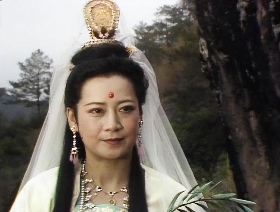 从刘涛的端庄大气,到林心如的清新脱俗,再到胡静的温婉贤淑……每一位