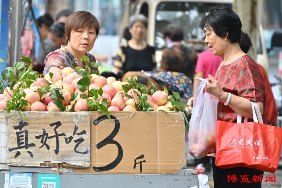 赶早市图片