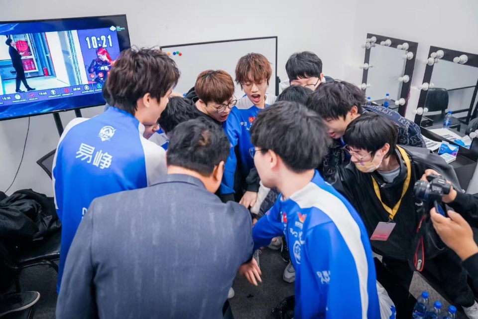 estar确认"大换血"!花海,清融相继发文:5人组解散,有人退役