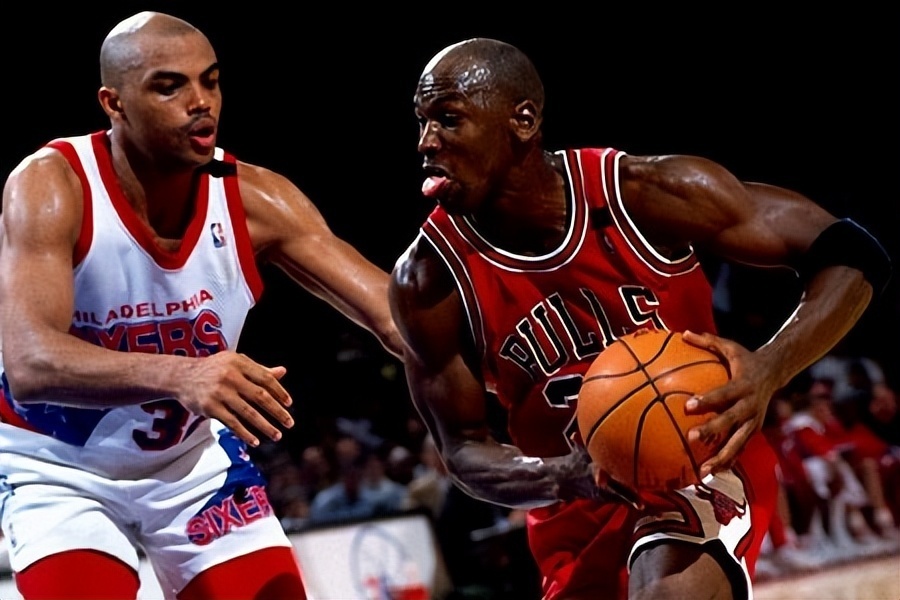 只在菜鸟赛季搭着马龙和j博士的顺风车进过一次东决,1986年马龙离队