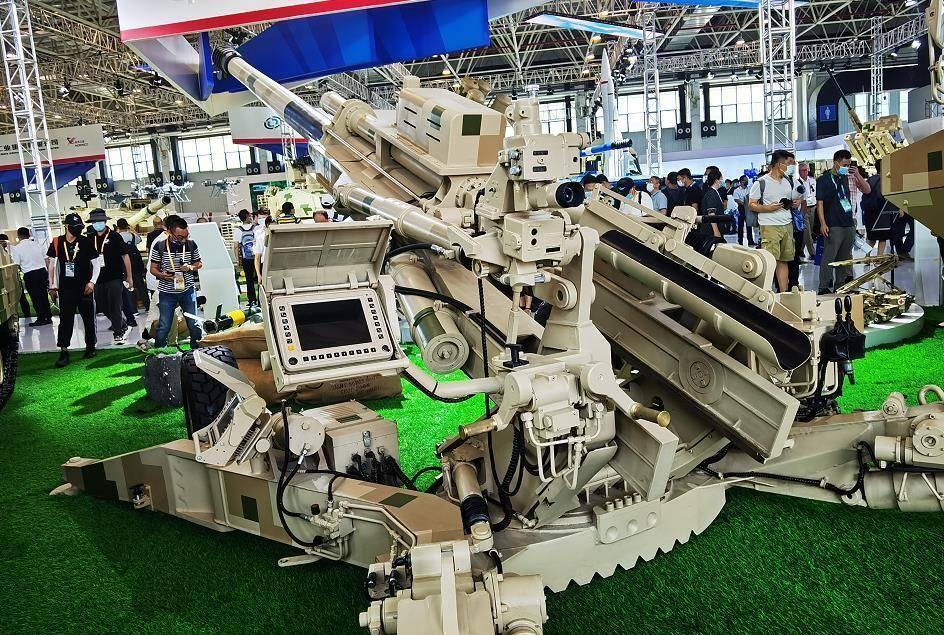 我国超轻型榴弹炮首次外国参战记录,操纵更灵活,技压美军m777_腾讯