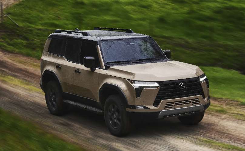 仰望u8,普拉多请让让!近5米大车,2.4t 8at 2把锁,高端丰田