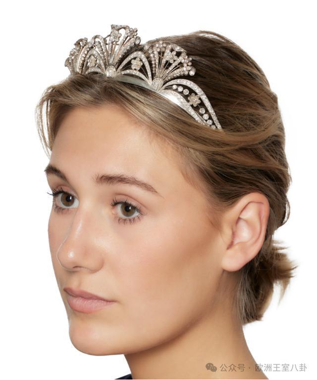 拍卖会什么值得买:有体量有造型的王冠只要3万?_腾讯新闻