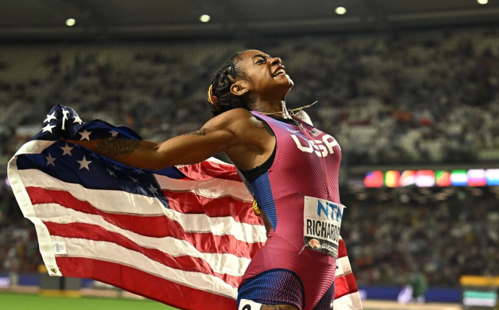 田径运动员,凭借她的长指甲和直言不讳的观点,这位美国叛逆女孩不仅