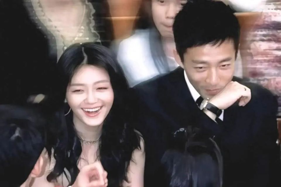 汪小菲与马筱梅，中式婚服下的浪漫邂逅