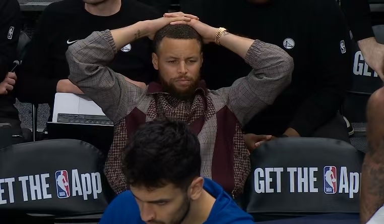 毀滅性傷病！庫里痛苦抱頭，全體球員淚目，勇士雙線計劃徹底失敗 - 