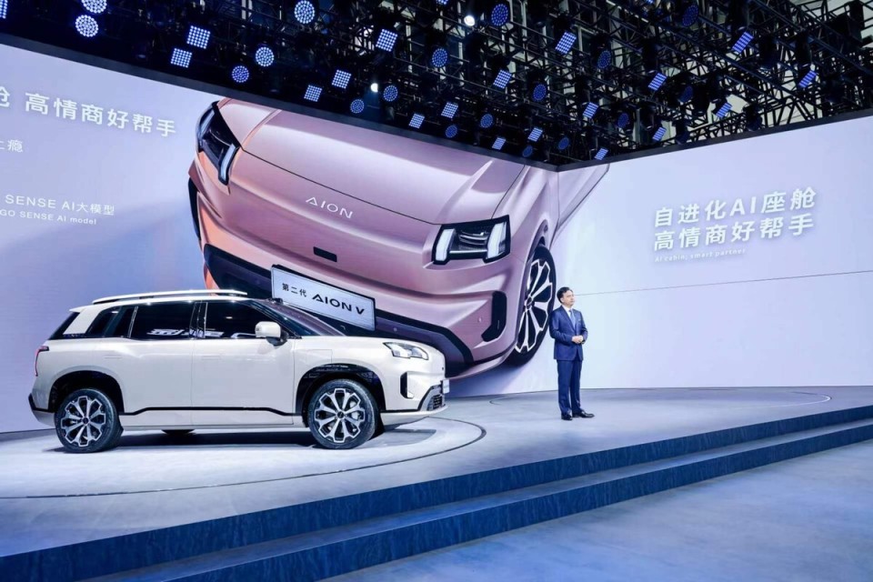 首款全球战略车型 第二代aion v或将成爆款?_腾讯新闻
