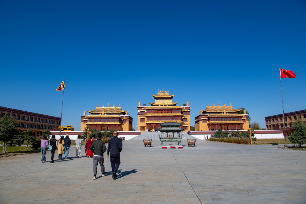 象眼上的富裕正洁寺大庆唯一的藏传佛教寺庙