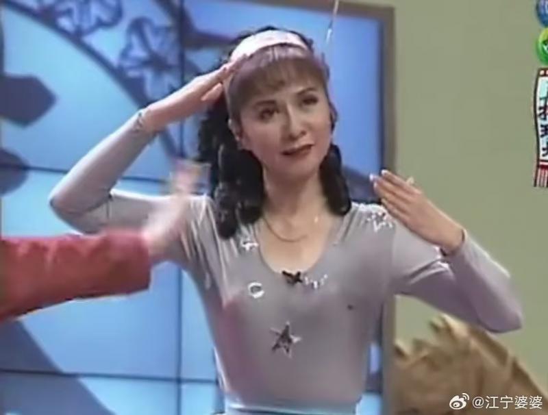 “獨家！”“機器人蔡明”這樣下班