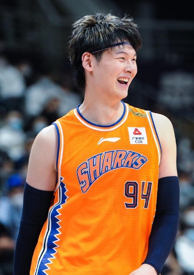 彻底摆烂两届mvp王哲林如今cba夏联9中0休赛期训练强度曾被群嘲