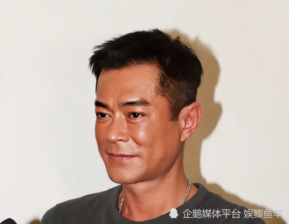 53岁香港巨星古天乐,面部僵硬似蜡像,健康问题引发全网关注!_腾讯新闻