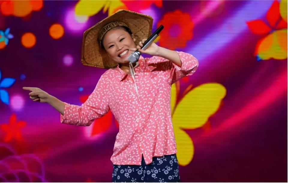 草根歌手草帽姐,终于为自己的"撒谎成性"付出了代价