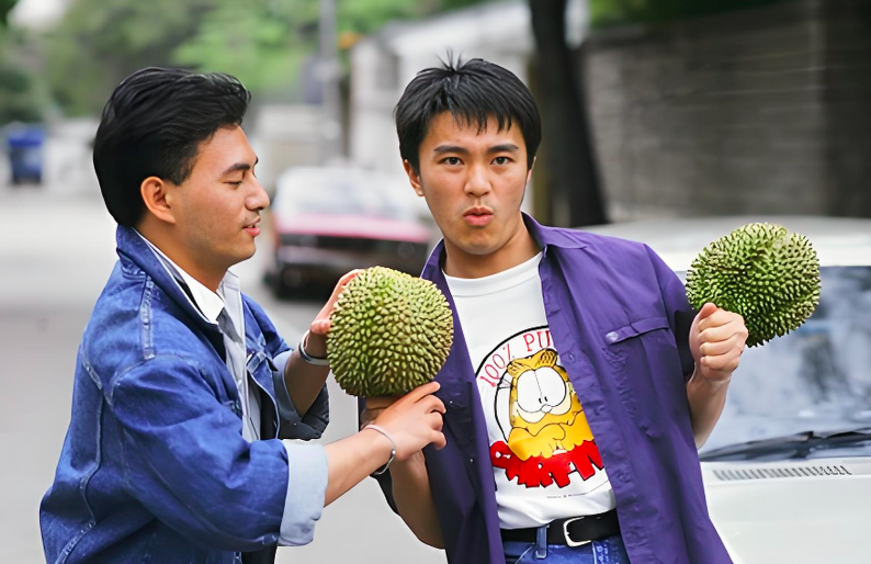 手握港姐和世姐两张王牌，因演技拉垮出走TVB，嫁大马富商被宠成公主