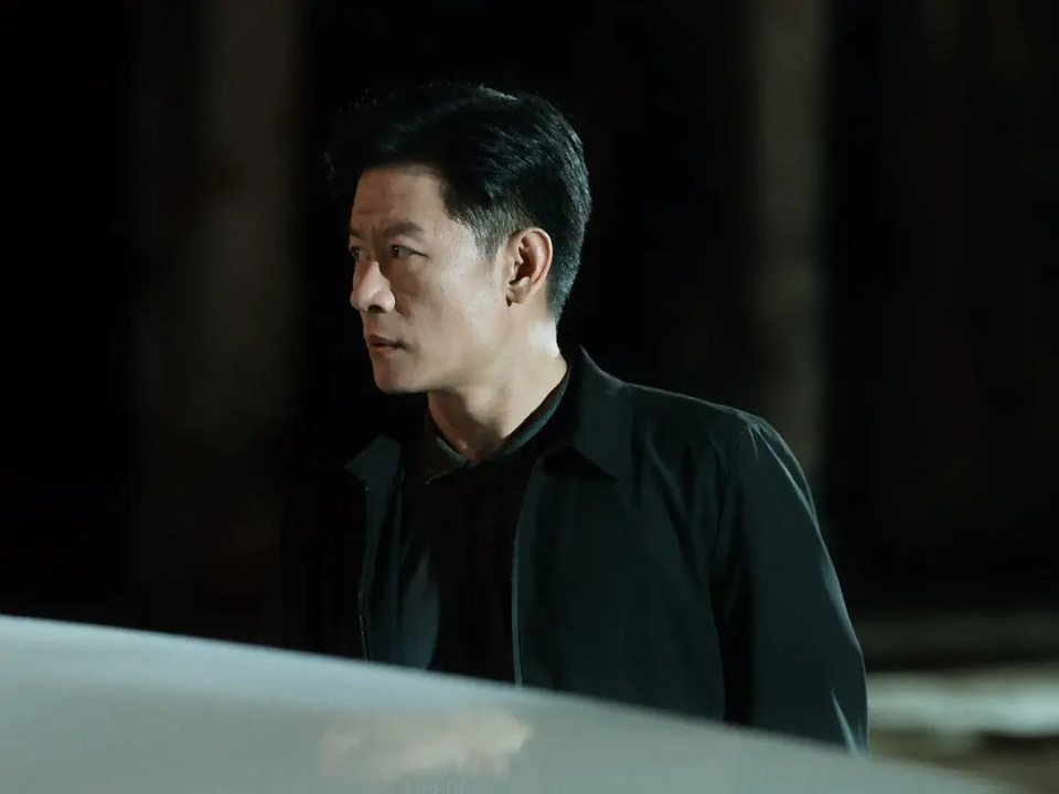 从大学老师到影视演员,一路霸屏,李健堪称十年磨一剑_腾讯新闻