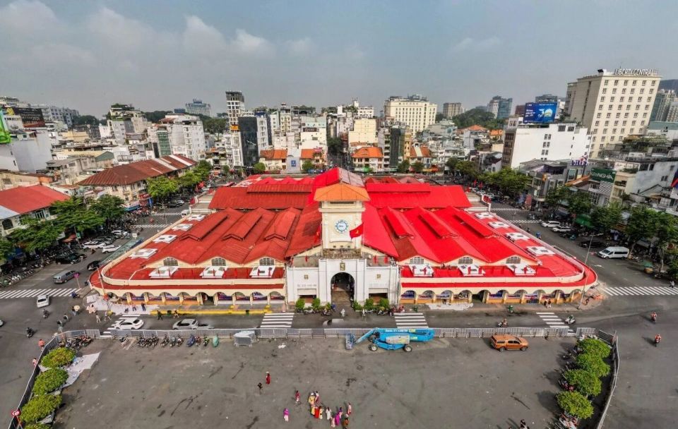 为了迎接春节，越南胡志明市滨城市场焕然一新_腾讯新闻