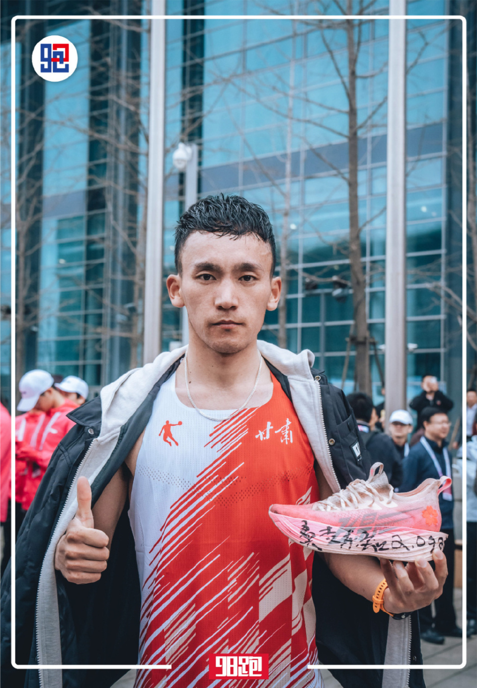 欢迎桑吉东知加入马拉松210俱乐部