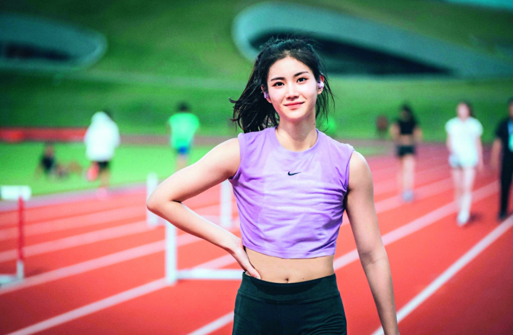 "美少女"圈粉300万,不只因为颜值