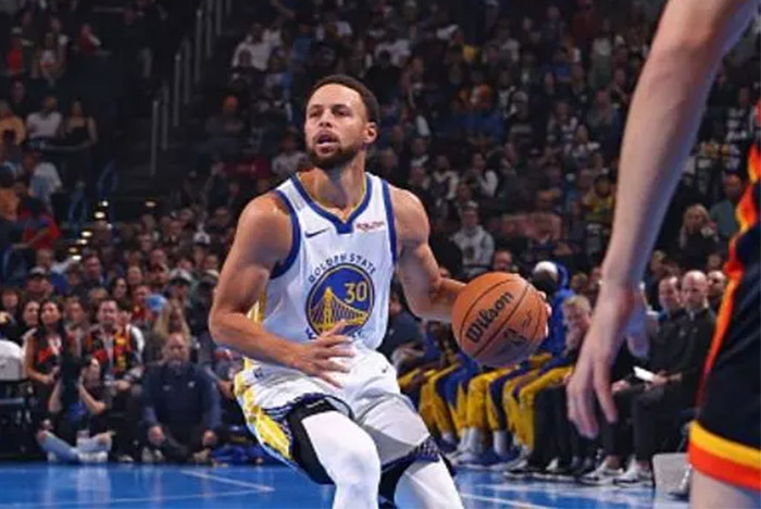 库里和霍姆格伦对飙,打破三分纪录,成nba历史第一人-腾讯新闻