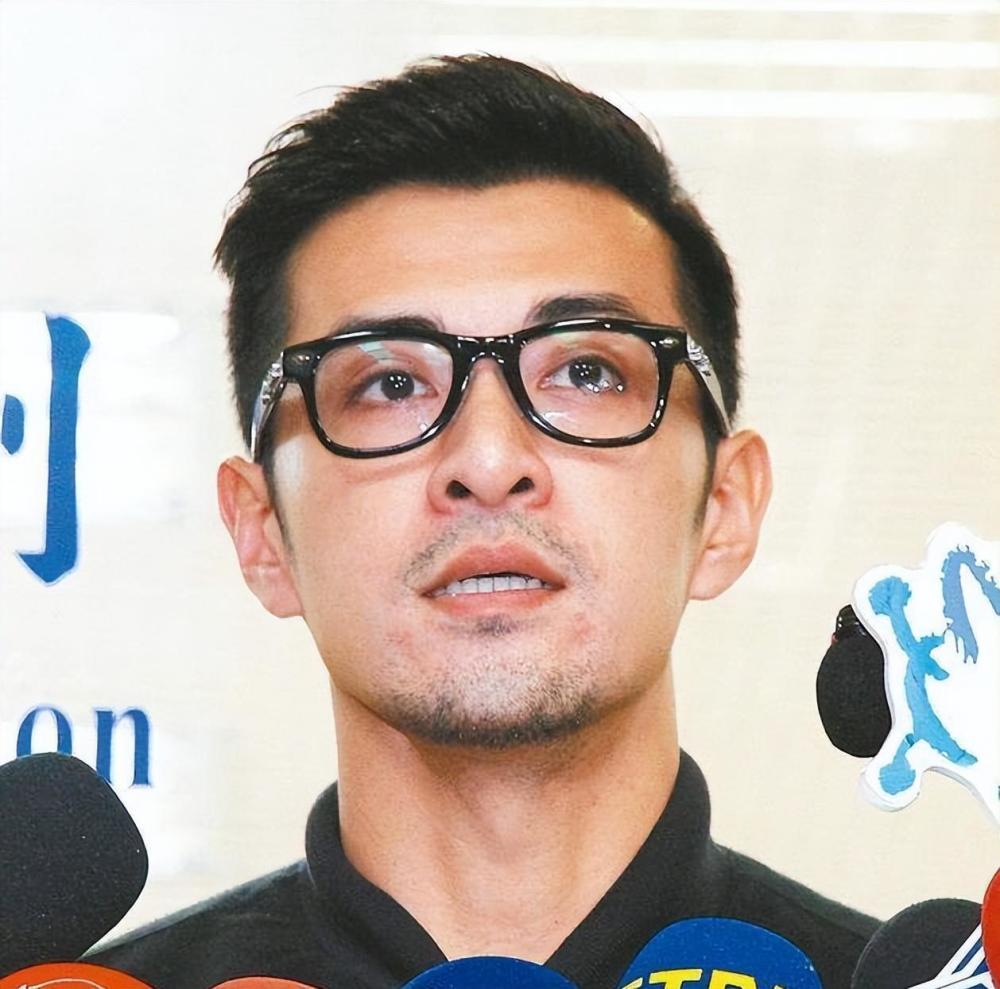 萧亚轩的绚烂情史,交往男友超过10位,如今44岁单身未婚_腾讯新闻