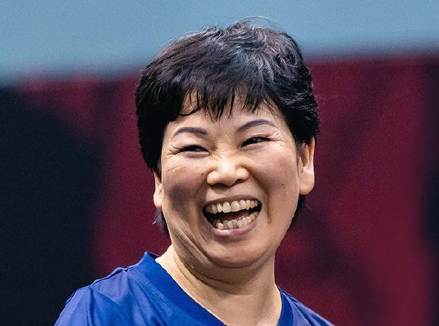 曹燕华等人,相信老球迷应该都有一些了解,后来倪夏莲退役后,选择外出