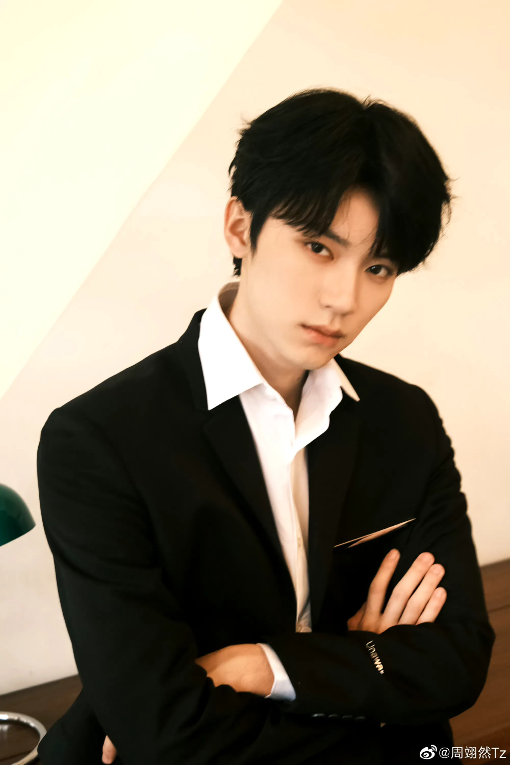 周翊然校园男主代餐 当我飞奔向你开分7.4出圈 网友喊他演难哄桑延