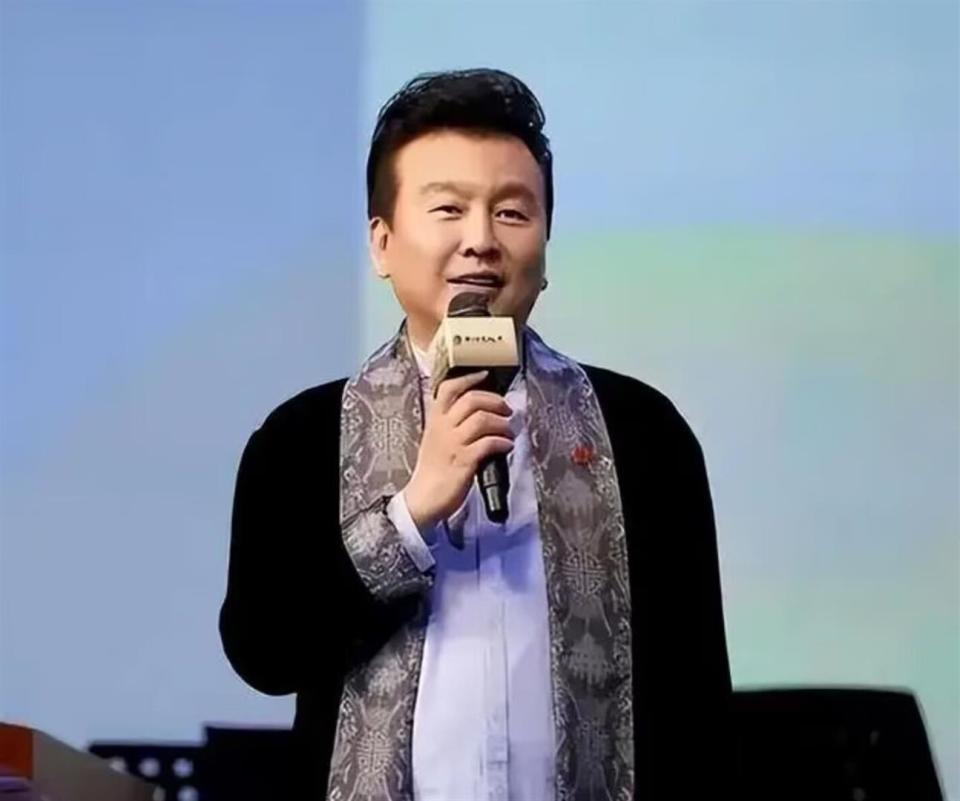 张泽群正式下岗，父母去世妻子背叛，十年没见儿子，晚年他想开了_腾讯新闻