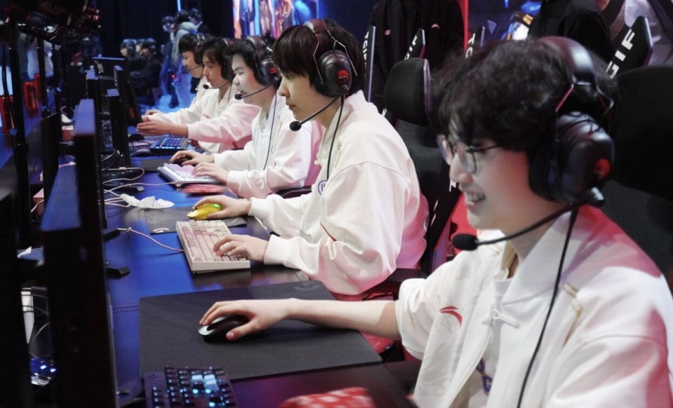 LGD3-2淘汰IG，晋级季后赛！burdol波比力挽狂澜_腾讯新闻