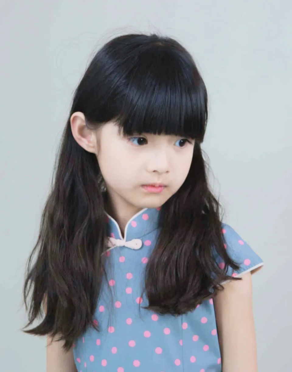 《墨雨云间》艾米:童星出身,颜值碾压吴谨言,16岁不