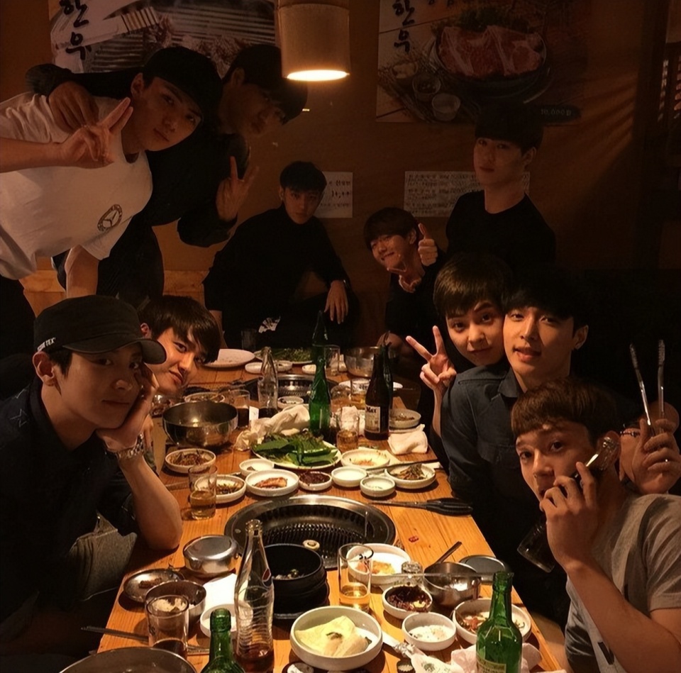 exo:十二年璀璨之路,音乐梦想永不熄灭!_腾讯新闻