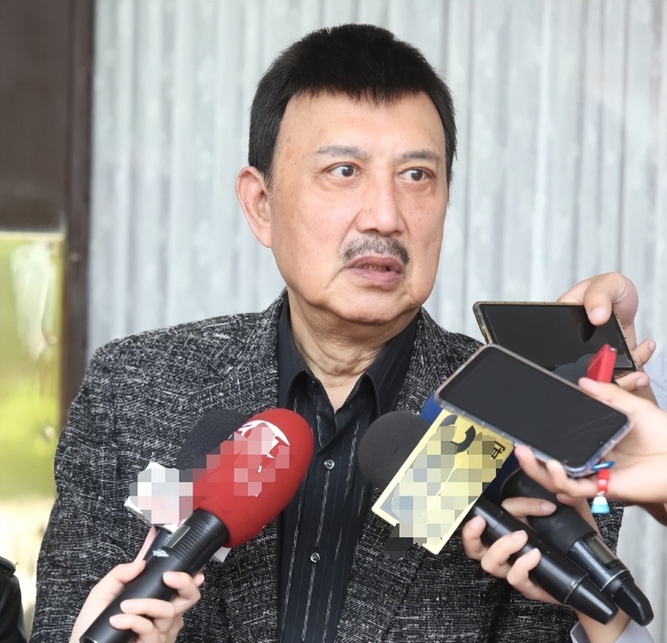 但随后陈鉴就被曝出疑似骗婚,婚后性情大变,余天接受采访表示很后悔把