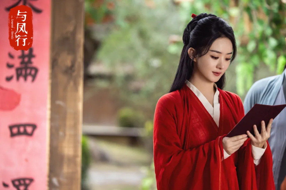 又是新题材?赵丽颖短发机场照曝光,疑似进组冯小刚新电影