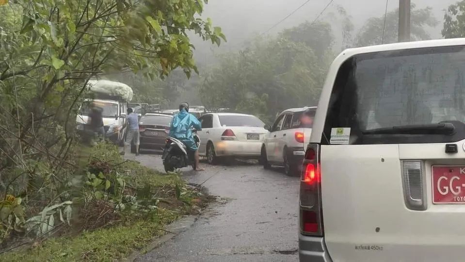 持续暴雨致缅甸妙瓦底再现危急,不少人绝望!全缅上万人无家可归