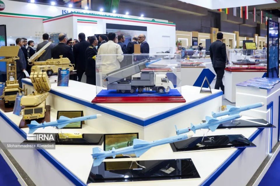 采用三种导弹覆盖远中近空域_腾讯新闻