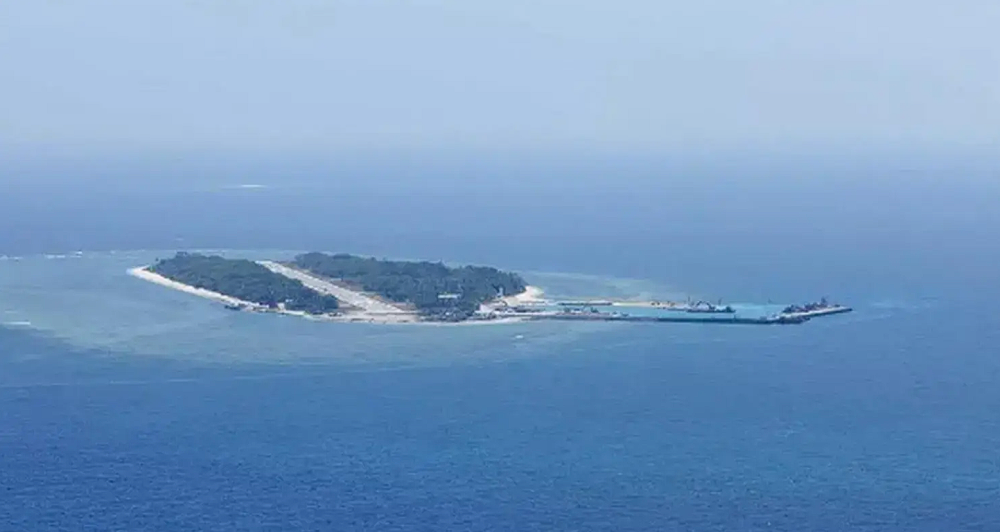 趁中国过年菲律宾在黄岩岛搞偷袭中方放弃警告兵分四路追堵