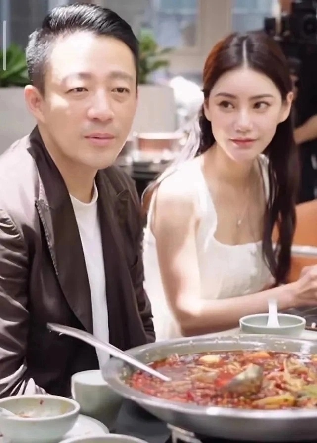 百度取證：澳門資料網(wǎng)站汪小菲43歲生日會(huì)照片曝光，馬筱梅捧臉熱吻，網(wǎng)友：發(fā)給大S看