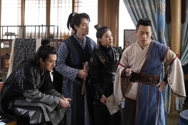 等主演,在《武林外传》中饰演邢捕头的演员范明,饰演上官云顿的刘亚津