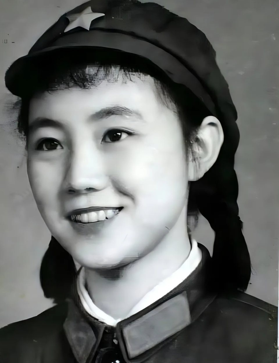 康群智:演恶婆婆被骂,嫁给小男人,生下帅儿子,年近七十很幸福