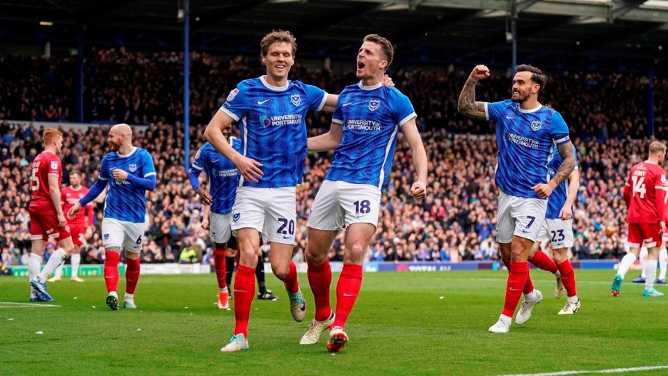 英甲第43轮朴茨茅斯15轮不败8分领跑曼城旧将带队提前3轮降级