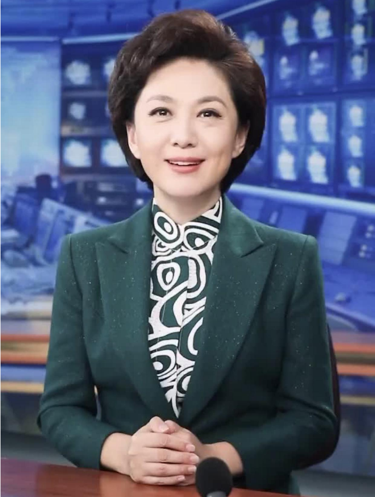 知名主持人海霞:央视工作30年,51岁新添副主任身份,全网祝福