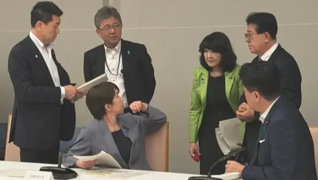高市早苗、小泉进次郎“救灾宣传照”翻车 日本网民批其作秀
