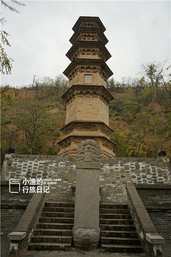 华严寺从建成之后,便一直受到土塬山体滑坡的"威胁".