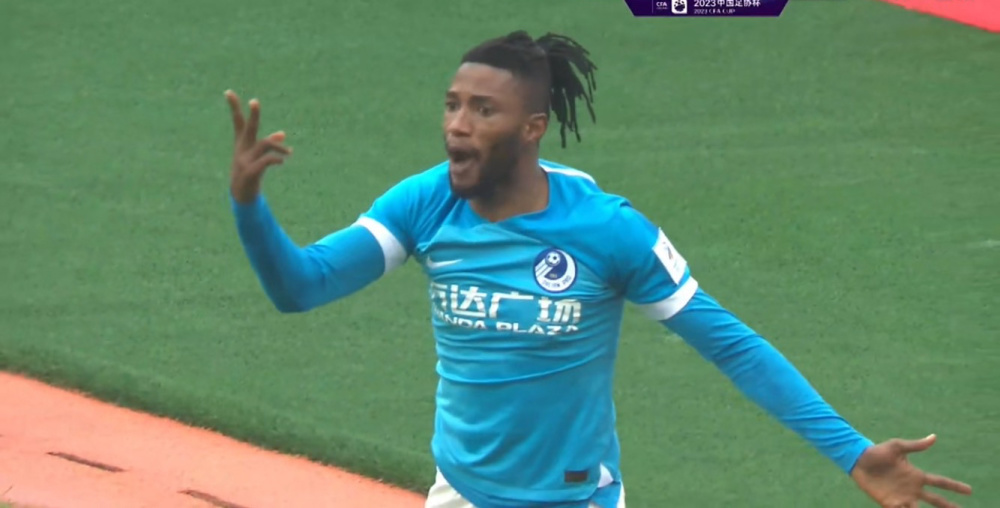 2-0！大连人终止11轮不胜＋晋级，10号外援世界波，谢晖保留实力-大连人新外援曼巴