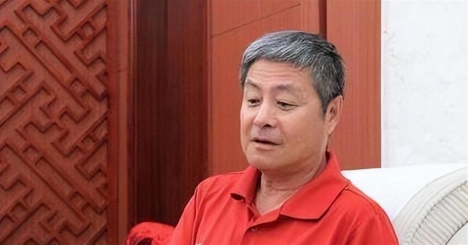 相声奇才沦为阶下囚，巅峰离开冯巩赴海外，刘伟如今现状如何_腾讯新闻