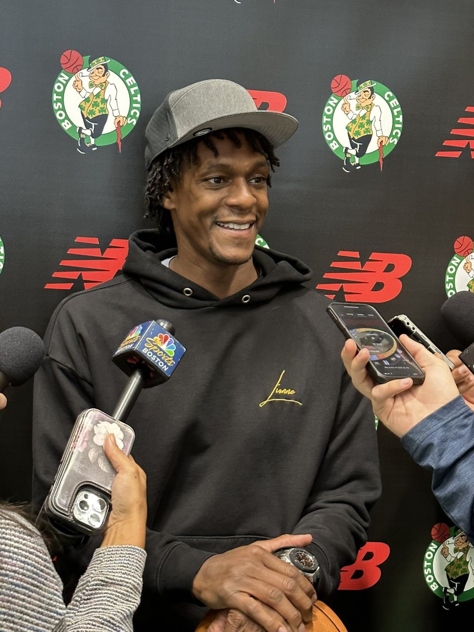 朗多现身绿军训练馆:最喜欢引进霍勒迪 调侃自己未退役寻求8天合同