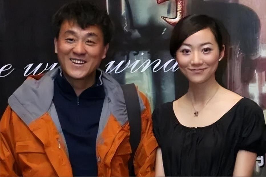 演员何冰:为何结婚几十年0绯闻?看看妻子是谁就知道了_腾讯新闻