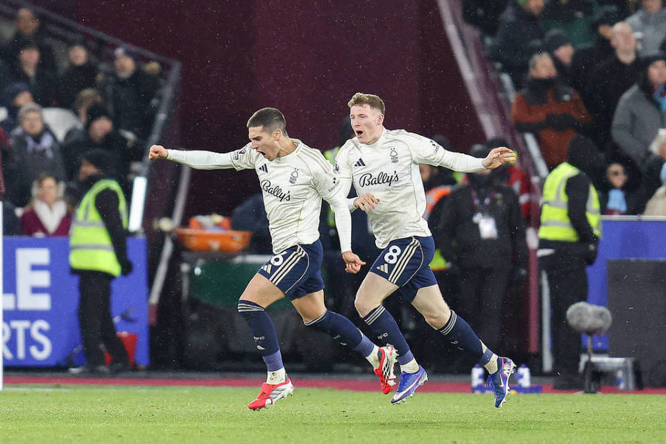 1-2！西漢姆保級生死戰遭逆轉+絕殺，英超10輪不勝，51歲名帥將下課 - 