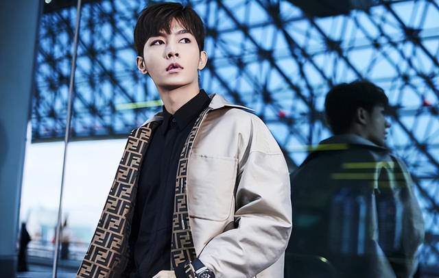 炎亚纶与多位男性激吻照曝光疑似同时与四人交往人设要崩塌了