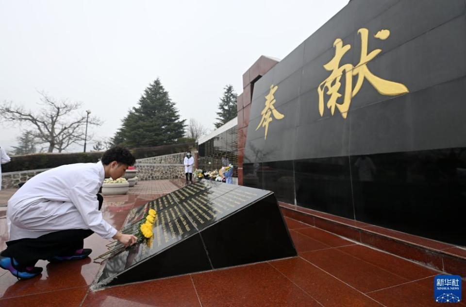致敬“生命的礼物” 缅怀遗体捐献者_腾讯新闻