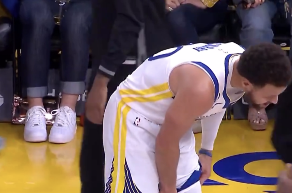 欧文安慰小库里,库里自责 与兄弟畅聊,赵四淡定_腾讯新闻