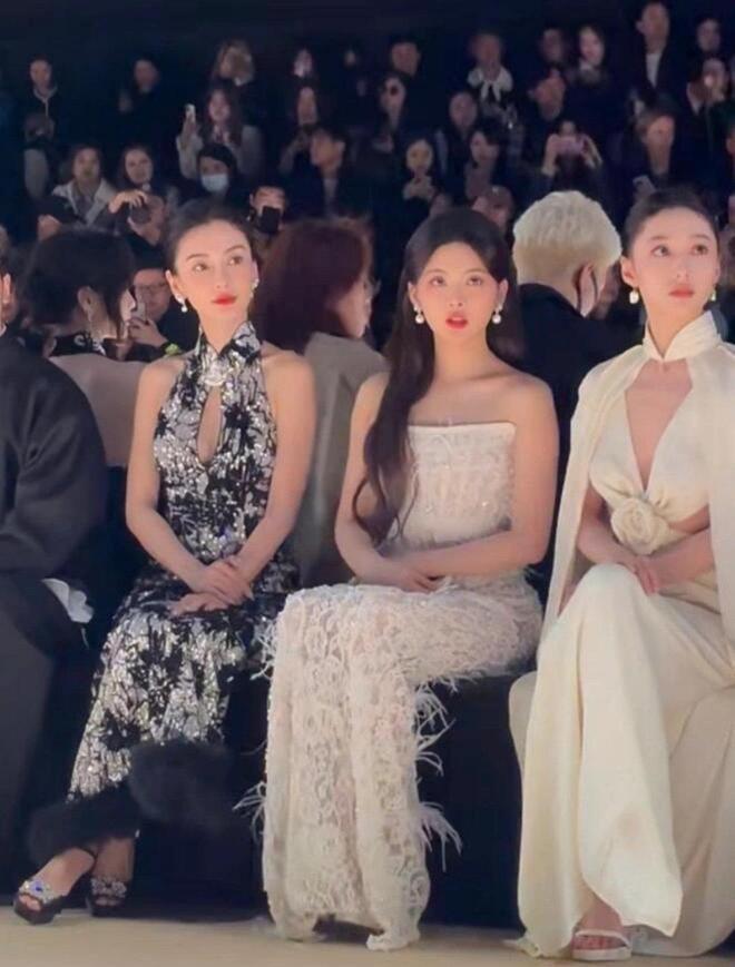 福建这一天,34岁李沁和40岁佟丽娅同框,皮相美和骨相美一较高下_腾讯